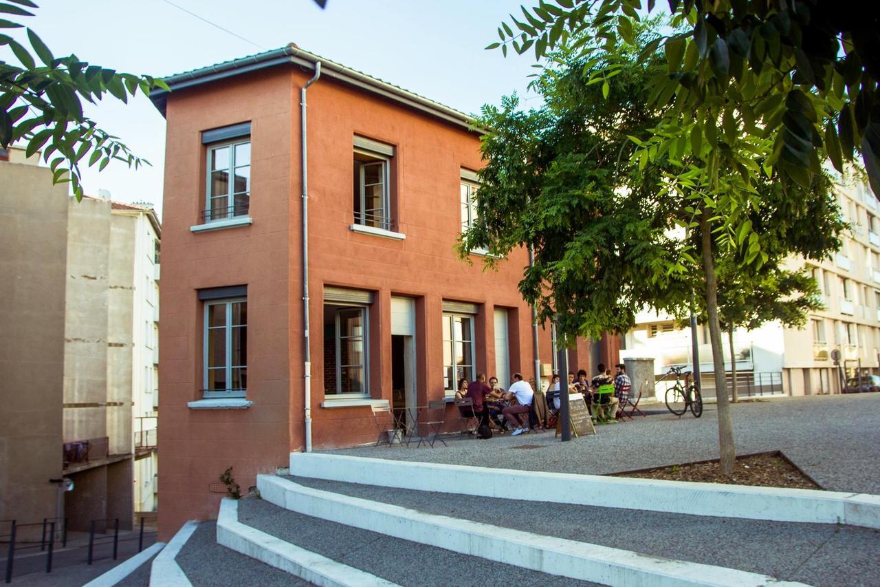 La Maison Rouge - Backpacker Hostel Saint-Etienne  Exterior photo